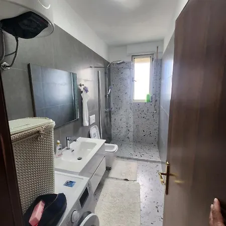 Beachside Apt With 2 Bedrooms شقة