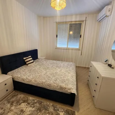 Beachside Apt With 2 Bedrooms شقة غوليم